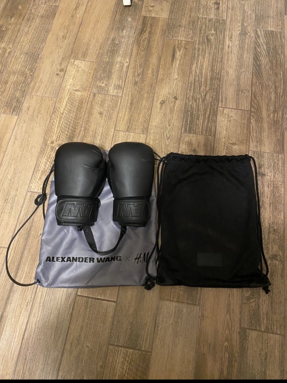 Alexander Wang x H&M Black Boxing Gloves